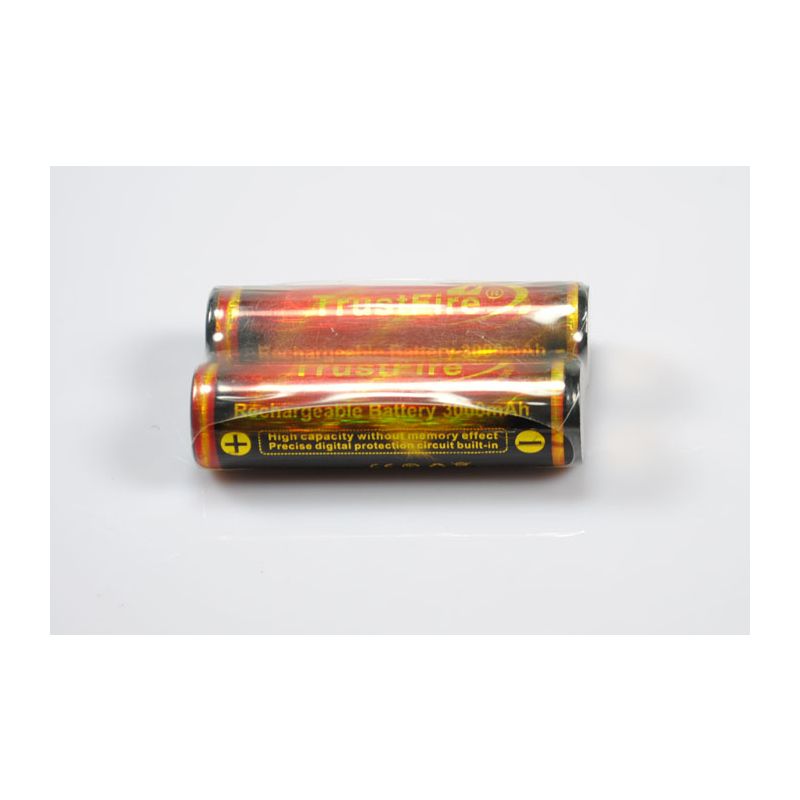 Trustfire geschützt 18650 3000mAh Li-Ion wiederaufladbare Batterie (1 Paar)