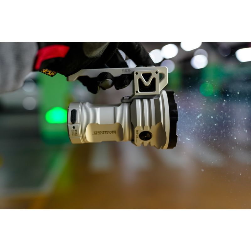 Manker MK38 8x XHP70.2 LED-Taschenlampe 41500 Lumen Mehrzweck-Satelliten-Handsuchscheinwerfer