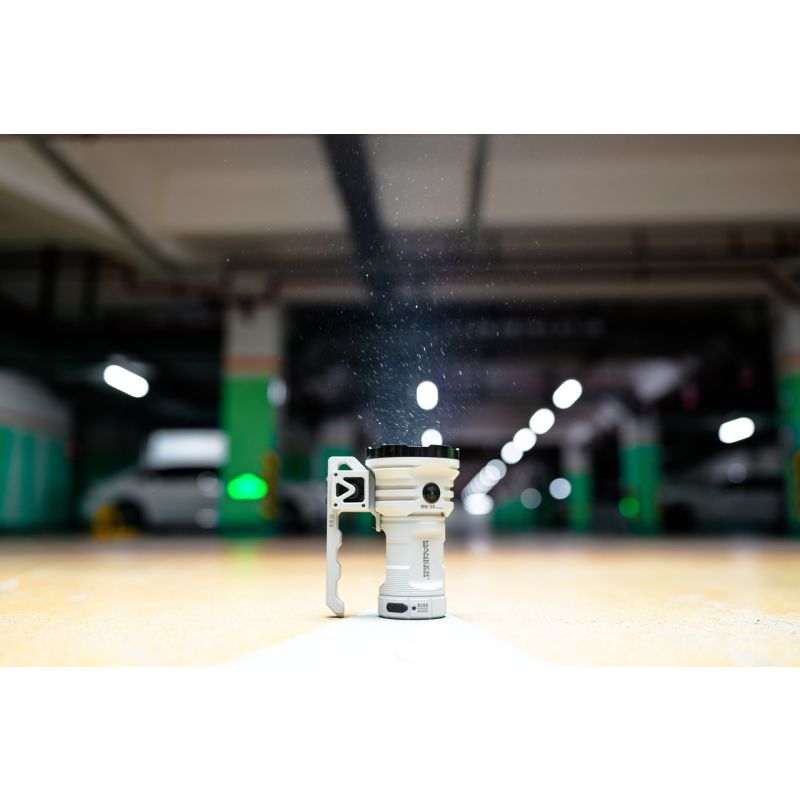 Manker MK38 8x XHP70.2 LED-Taschenlampe 41500 Lumen Mehrzweck-Satelliten-Handsuchscheinwerfer