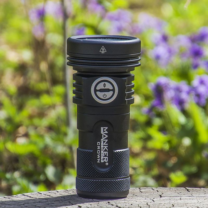 Manker CROWN Digital-Zoom-Taschenlampe 5.000 Lumen 900 Meter Leuchtweite Throw Zoombare Taschenlampe