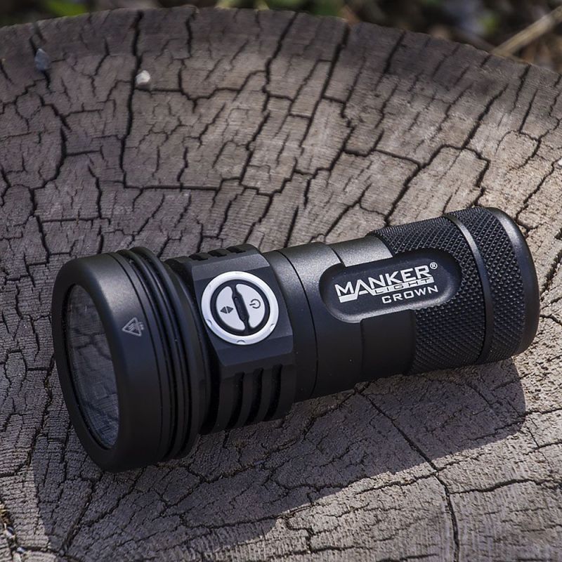 Manker CROWN Digital-Zoom-Taschenlampe 5.000 Lumen 900 Meter Leuchtweite Throw Zoombare Taschenlampe