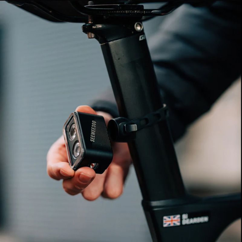 Magicshine SEEMEE300 Smart Rücklicht Multidirektionale Warnung. Sicheres IPX6 wasserdichtes SEEMEE 300 Rücklicht