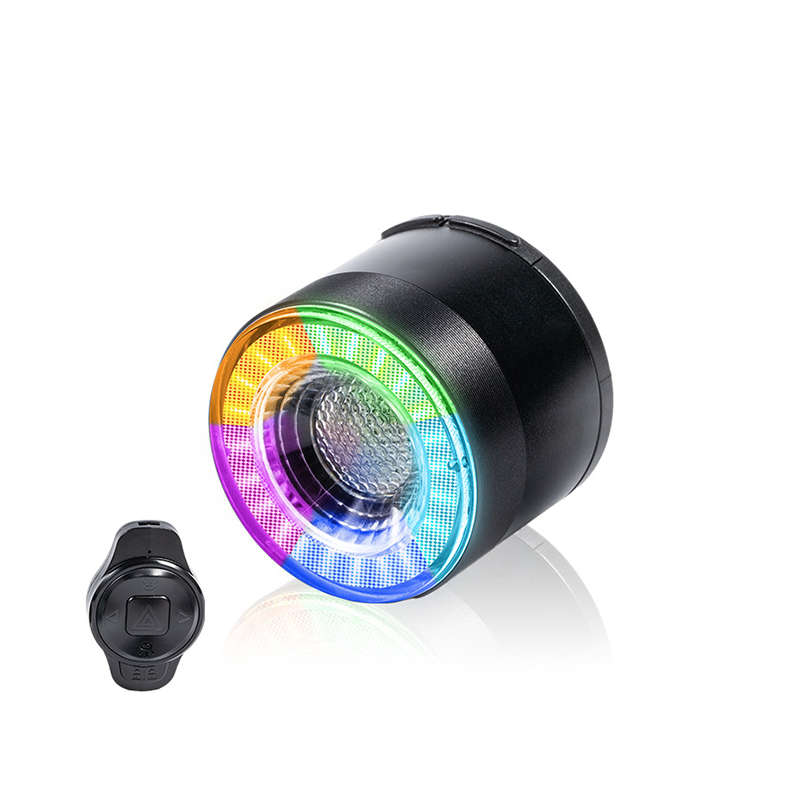 Vielseitiges Fahrrad-Rücklicht, wiederaufladbares intelligentes Bremslicht, kabellose Fernbedienung, Richtungslichter, bunter Blitz