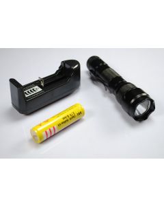 Ultrafire WF-502B XML U2 LED-Taschenlampe mit 18650 Batterie und Ladegerät
