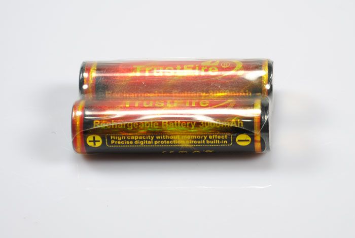 TrustFire 18650 geschützte 3000mAh Li-Ion wiederaufladbare Batterie, hohe Kapazität, sichere Stromquelle für Gadgets