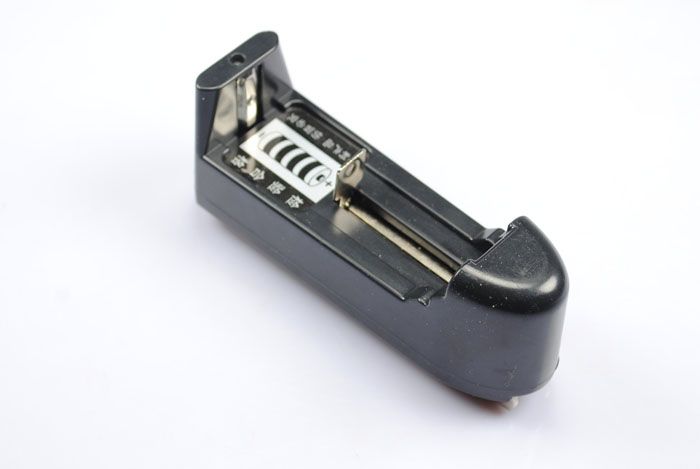Universelles Einzelzellen-Ladegerät Schnellladelösung für 18650 16340 AA AAA CR123A wiederaufladbare Batterien