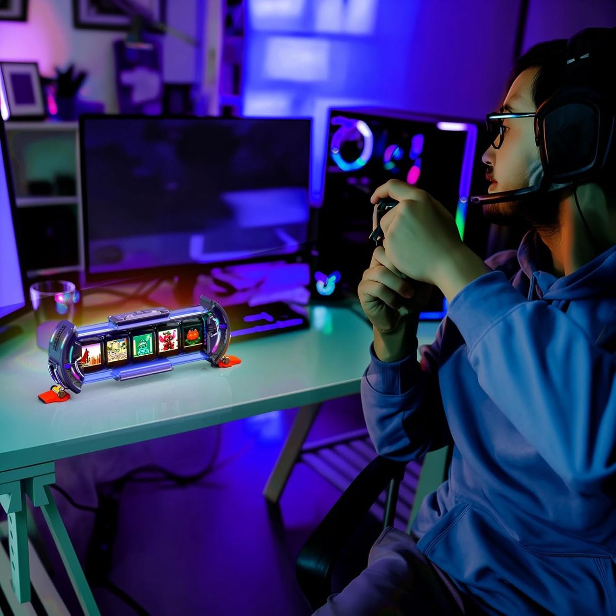 Divoom Times Gate - Cyberpunk Gaming-Setup Digitaler Wecker, Smart-App, WiFi-Verbindung, RGB-LED-Display, Personalisiertes Finanz- und Bitcoin-Dashboard, Pixel-Art für Gaming-Zimmer und Bürodekoration