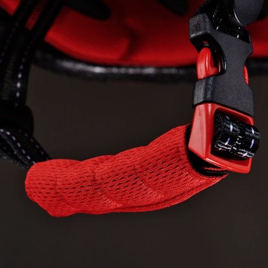 ROCKBROS Leichter Fahrradhelm Ultralight-Helm mit integrierter Sicherheitsbeleuchtung und USB-Ladefunktion für Komfort