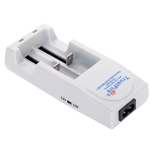 TrustFire TR-001 Li-Ion-Akku-Ladegerät für 18650 14500 16340 mit gleichzeitigem Laden und Sicherheitsfunktionen