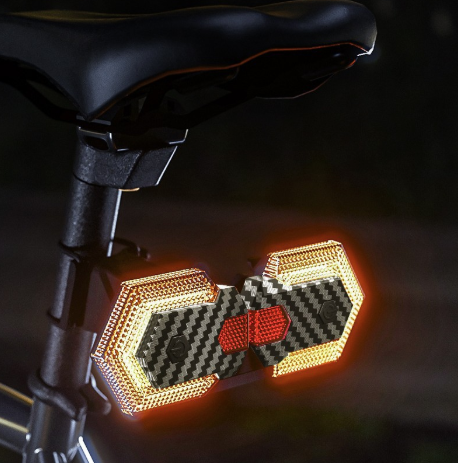 CarryBright Carbonfaser 4-teiliges Fahrradrücklicht mit Blinkern, USB-wiederaufladbare Fahrradblinker vorne und hinten, helle LED-Sicherheitswarnleuchten, Funkfernbedienung, wasserdichte Fahrradblinkerleuchte für E-Bike